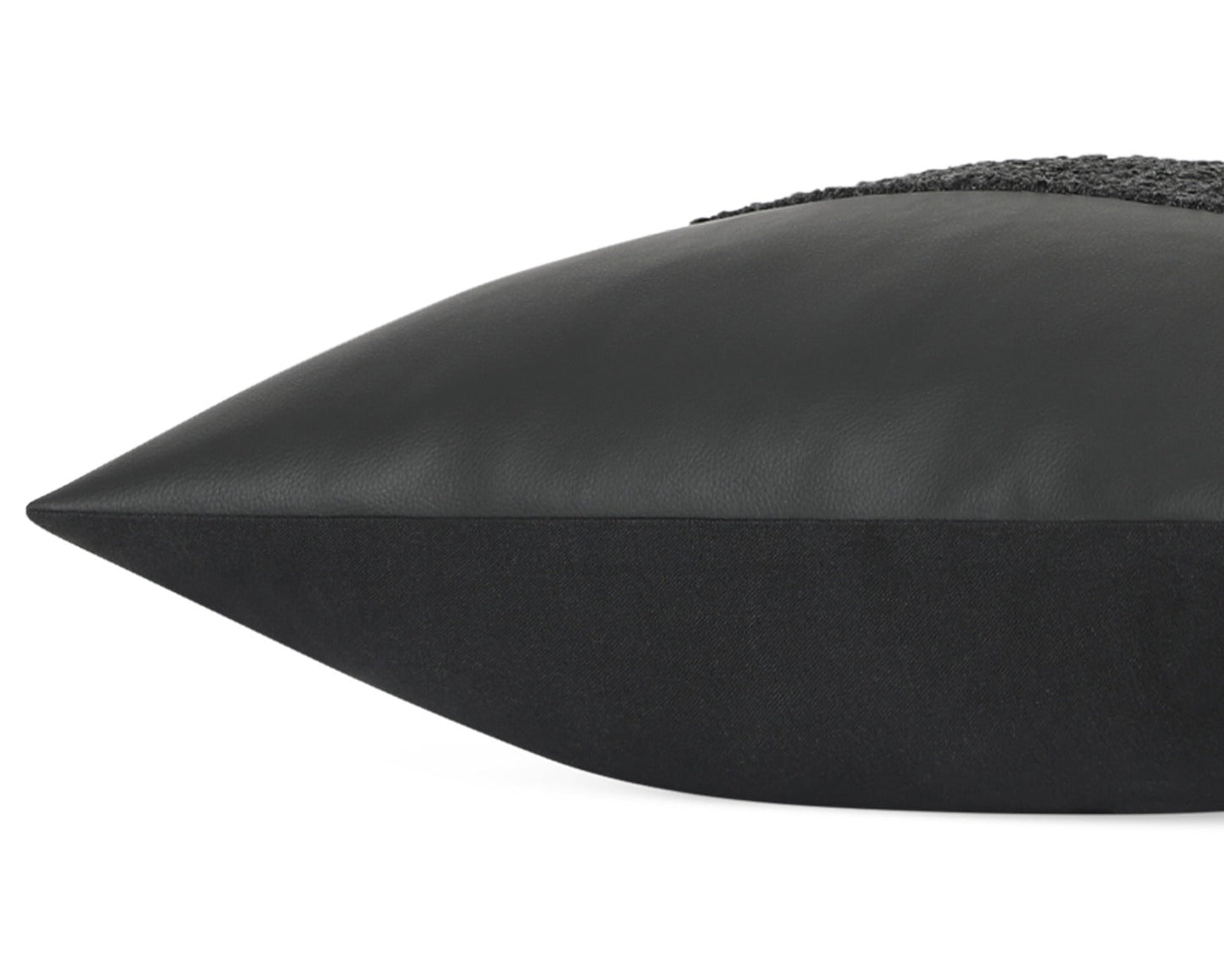 Indi, All Black, Boucle