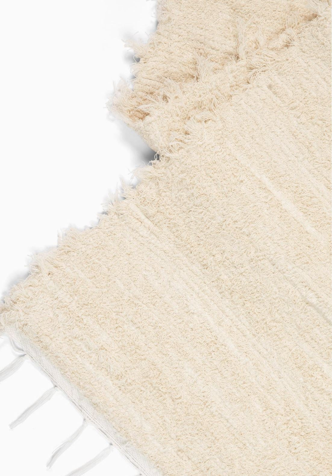 Anais, Rug