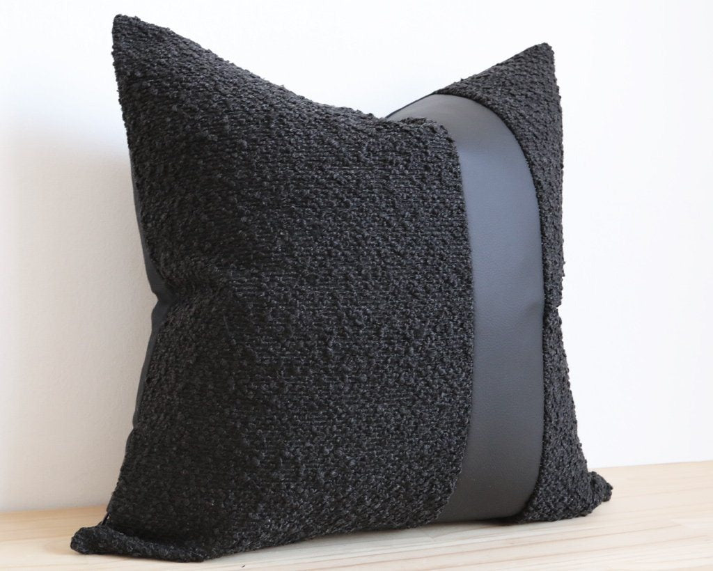 Caruso, All Black, Boucle