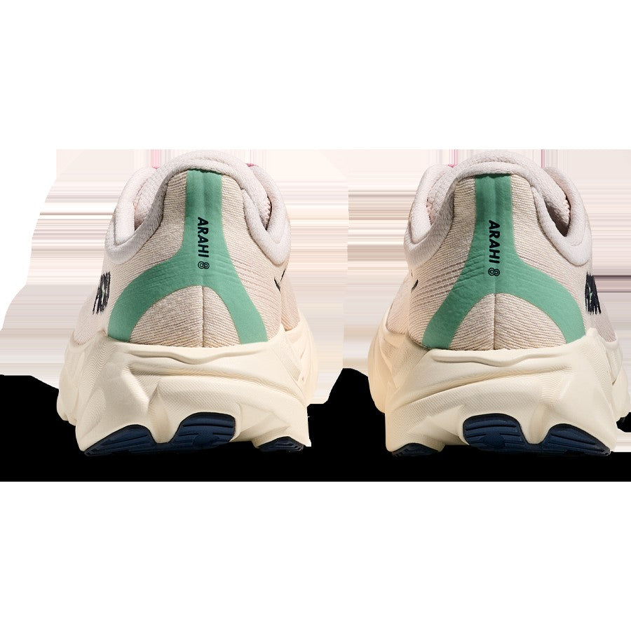 Women's Arahi 8